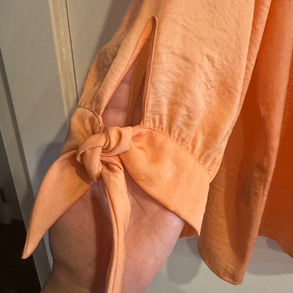 Chico's Top Orange V-Neck Button Front Tie Cuff Long Sleeve Sz 18 Women's - Picture 5 of 5